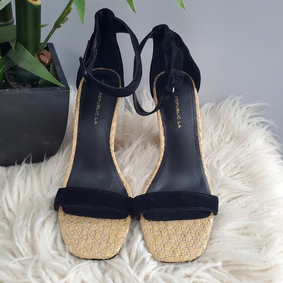 Shoe Republic LA Shoes - Shoe Republic LA Black Chunky Heel Open Toe Strappy Sandals Size 7.5